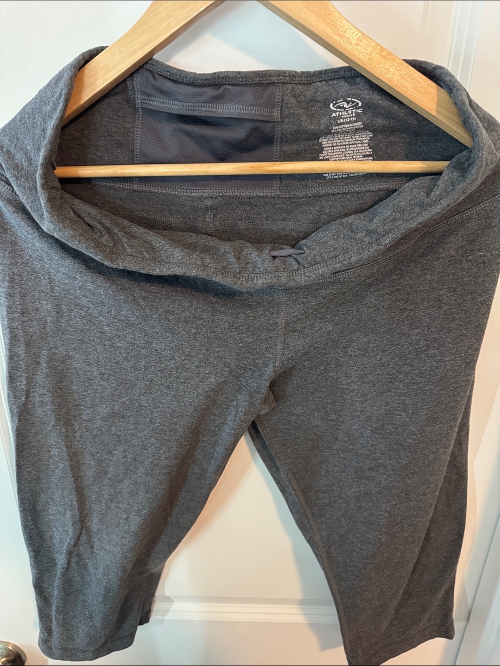 Athletic Works Women's Charcoal Gray Cropped Active Capri Pants